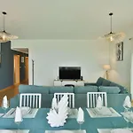 The Panoramic View דירה *