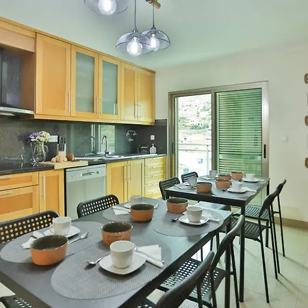 아파트 The Panoramic View