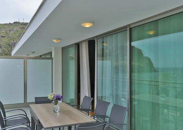 The Panoramic View * Machico (Madeira)